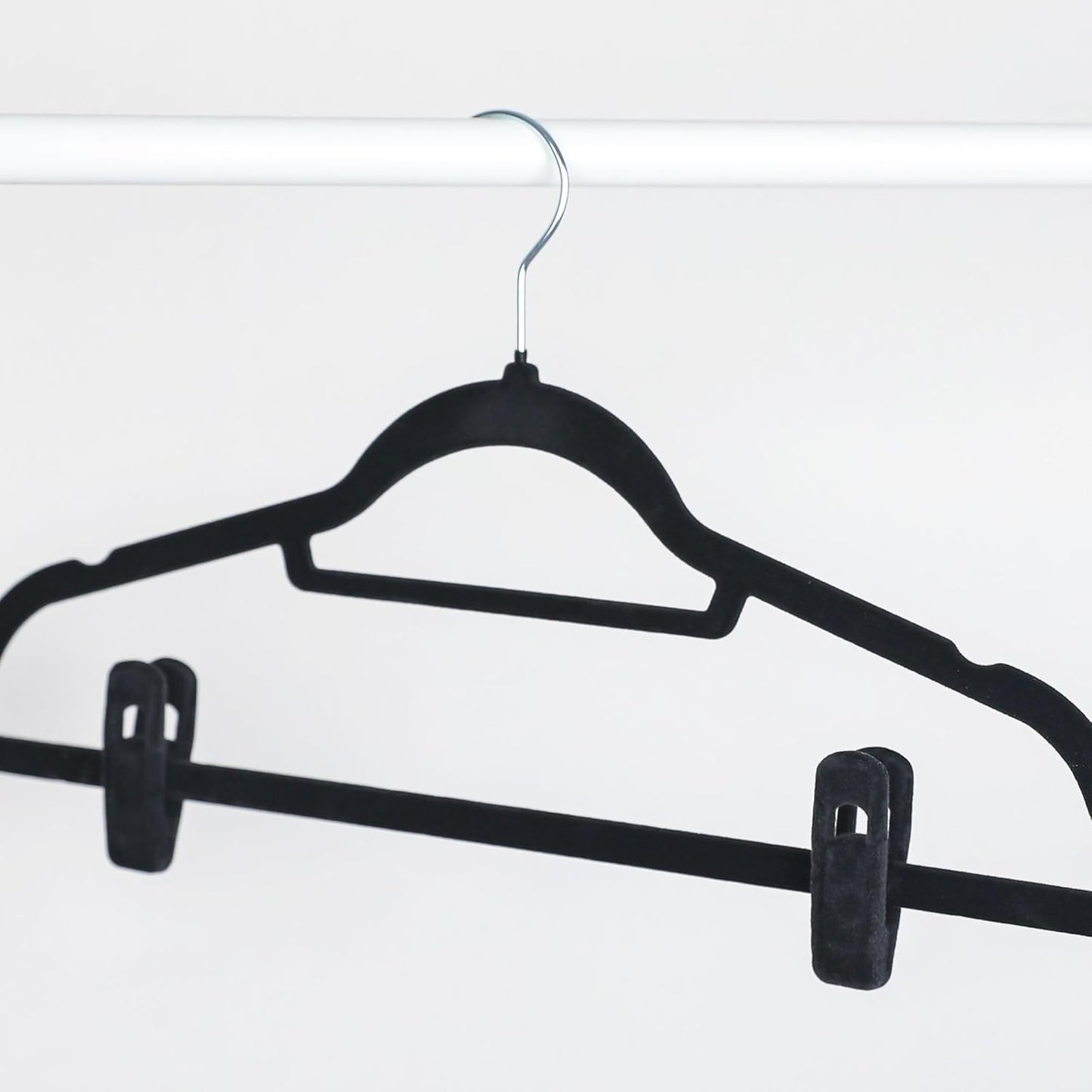 velvet hangers clip to attach with hangers